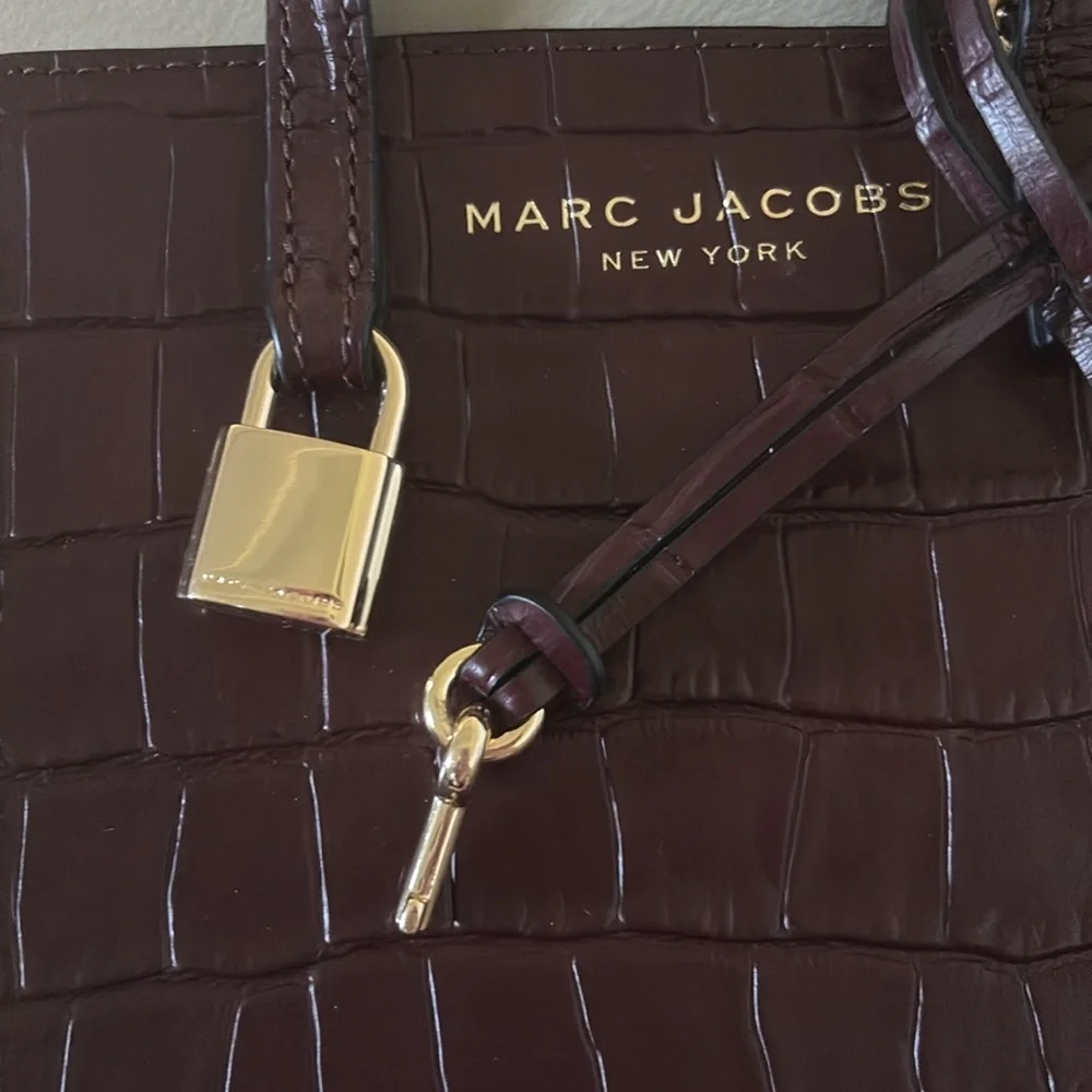 Marc Jacobs Micro Leather Burgundy Embossed Crocodile Crossbody - Picture 8 of 9
